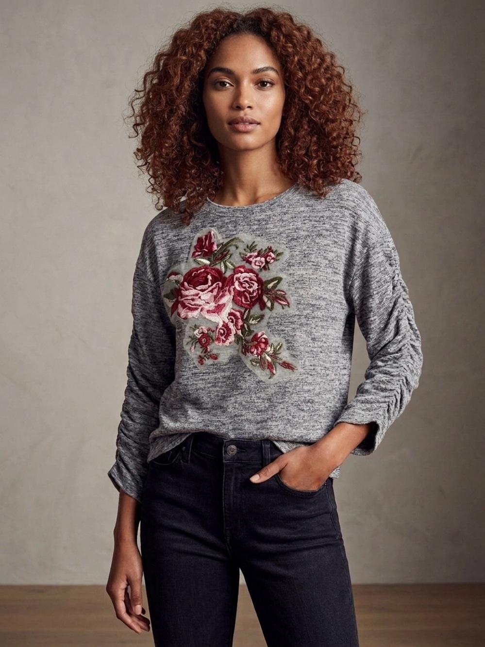 EUC Skylar & Jade “Embroidered Roses🌹 Ruched Longsleeves Heather Gray🩶Top” SML